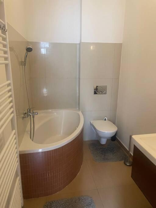 באנסקה ביסטריצה Apartman Pistacia Priame Centrum Bb מראה חיצוני תמונה